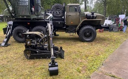 Тверские мини экскаваторы на военной выставке
